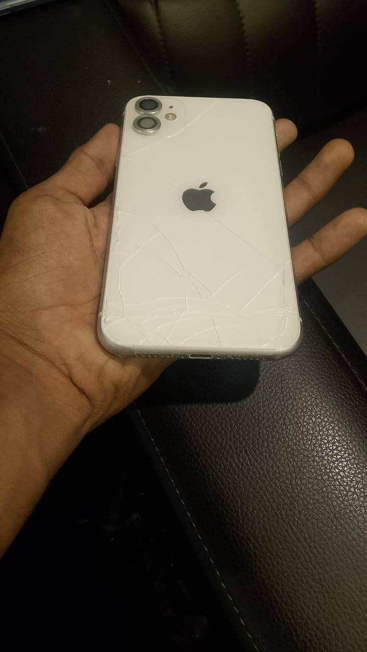 Apple iPhone 11 3