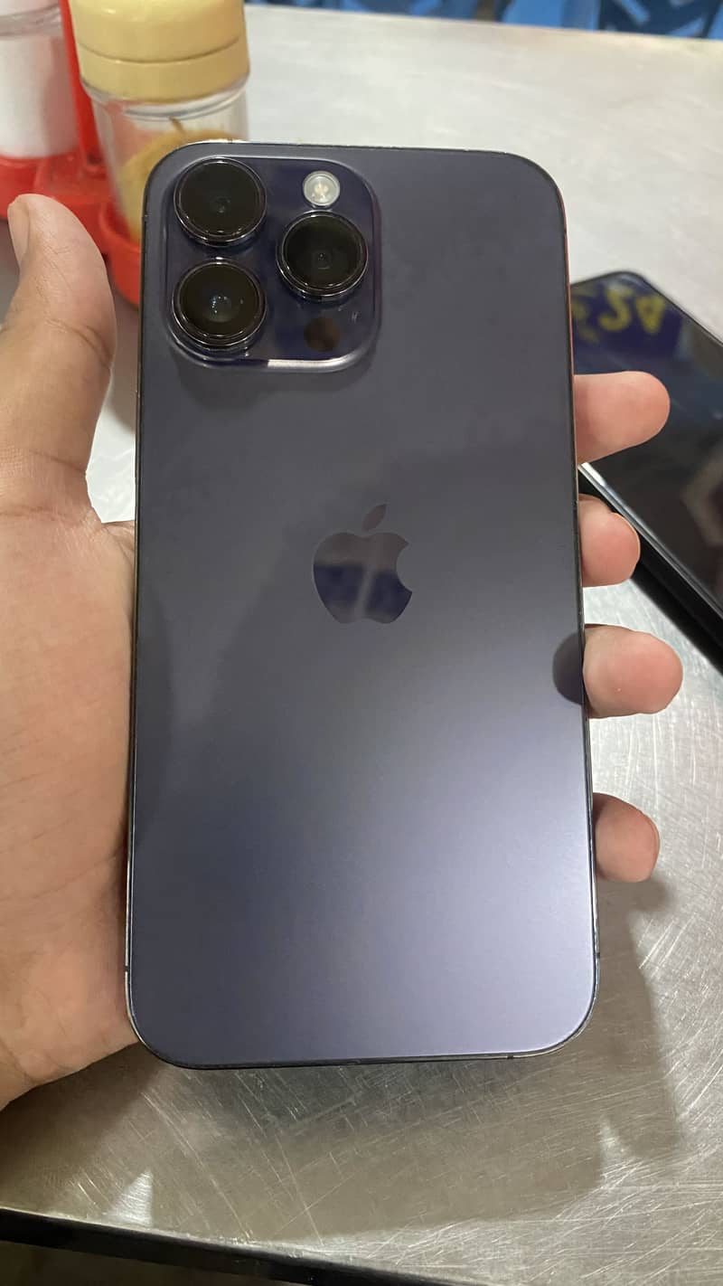 iPhone 14 Pro Max 4