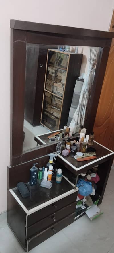 Bed(without Mattress), Almari, Dressing Table