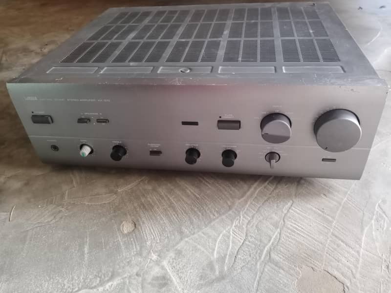 Yamaha amplifier          03026002727 0