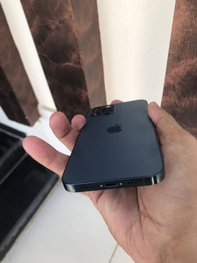 Apple iPhone 12 Pro 4