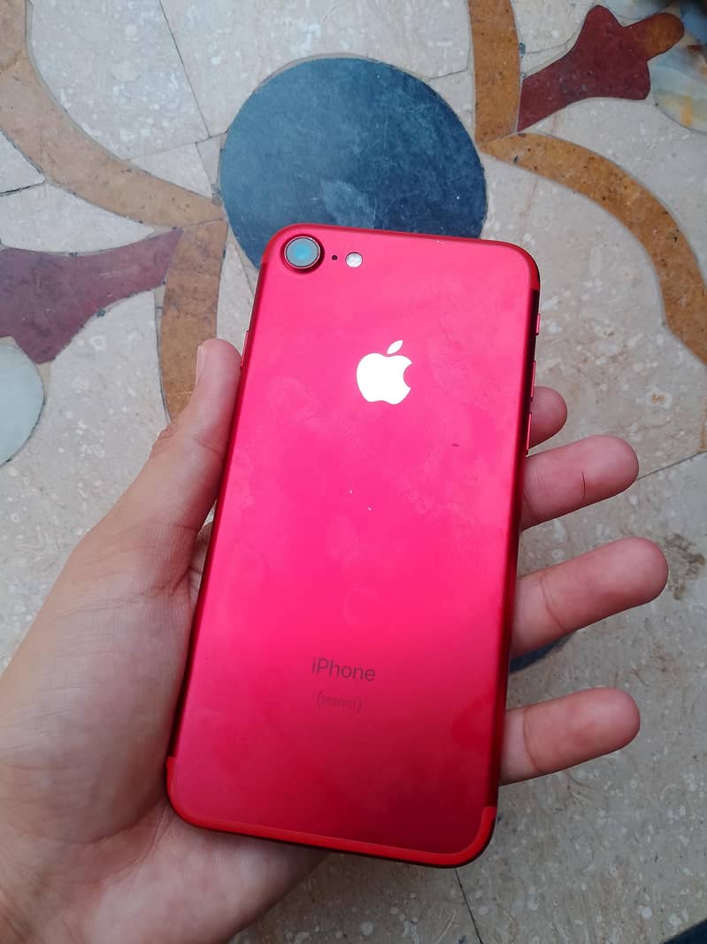 Apple iPhone 7 0