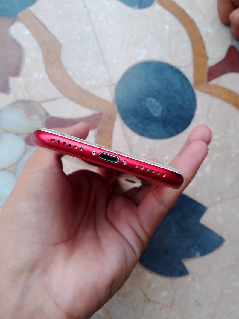 Apple iPhone 7 3