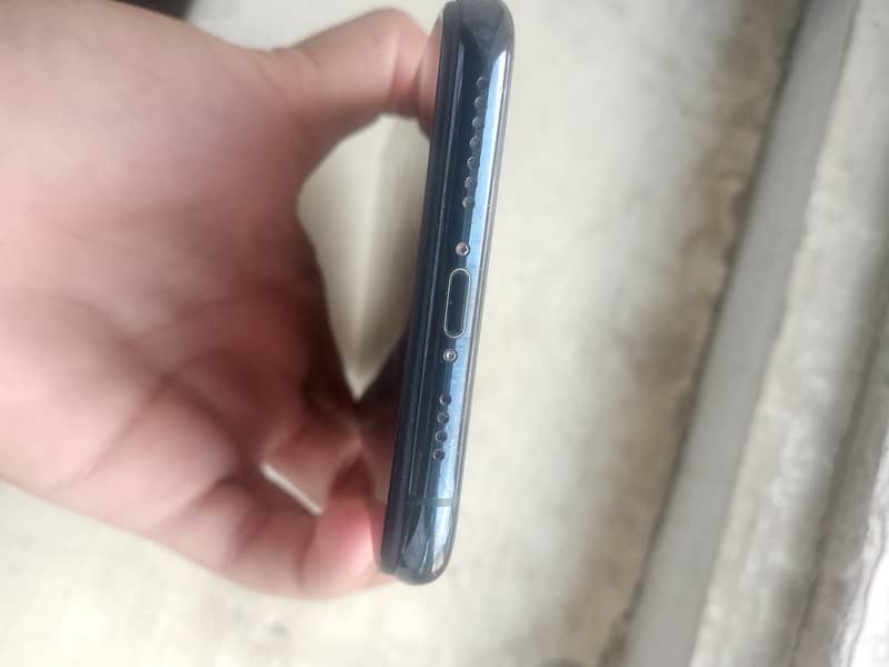 Apple iPhone 11 Pro Max 3
