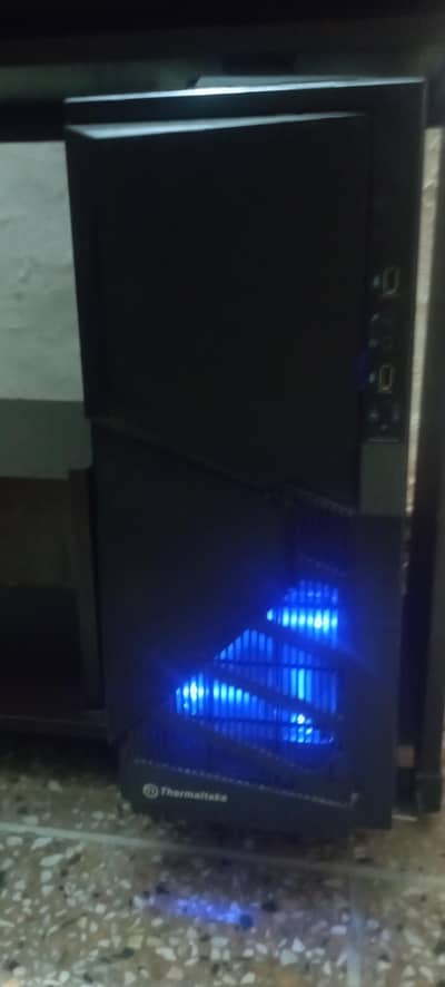 Gaming PC with LCD and computer table