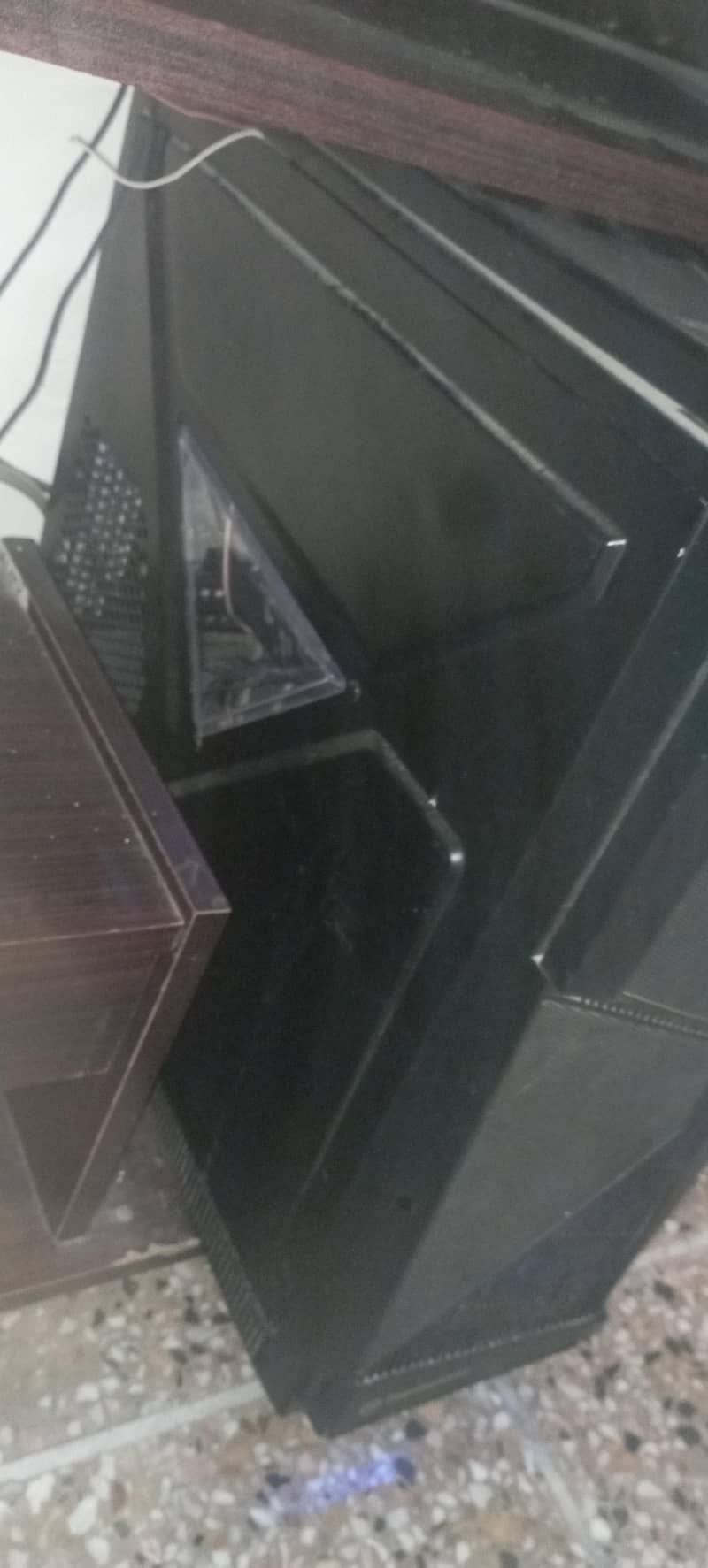 Gaming PC with LCD and computer table 1