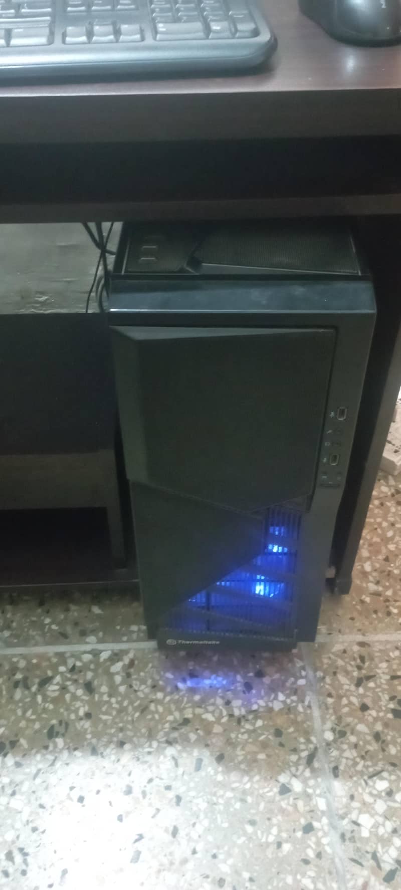 Gaming PC with LCD and computer table 3