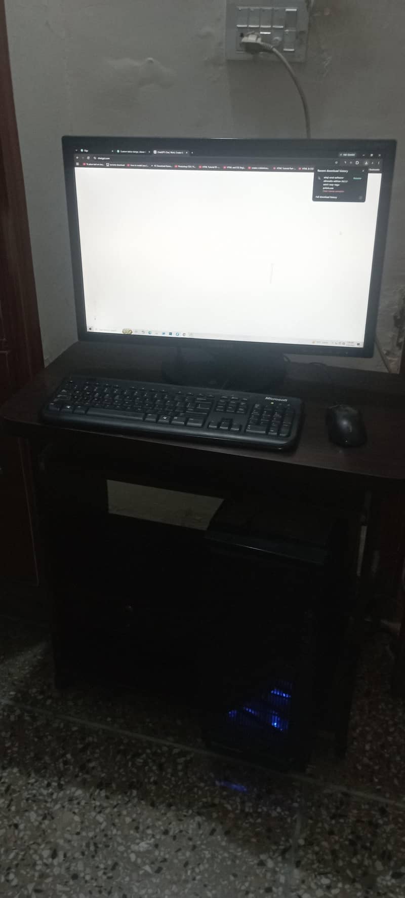 Gaming PC with LCD and computer table 4
