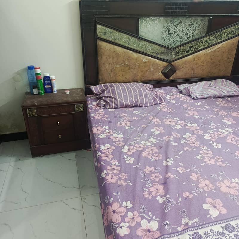 King size bed 2