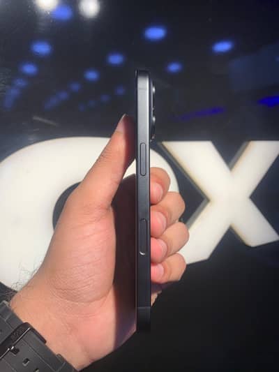 Apple iPhone 16 – 128GB | JV | Black