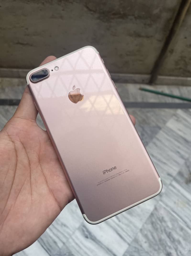 Apple iPhone 7 Plus 0