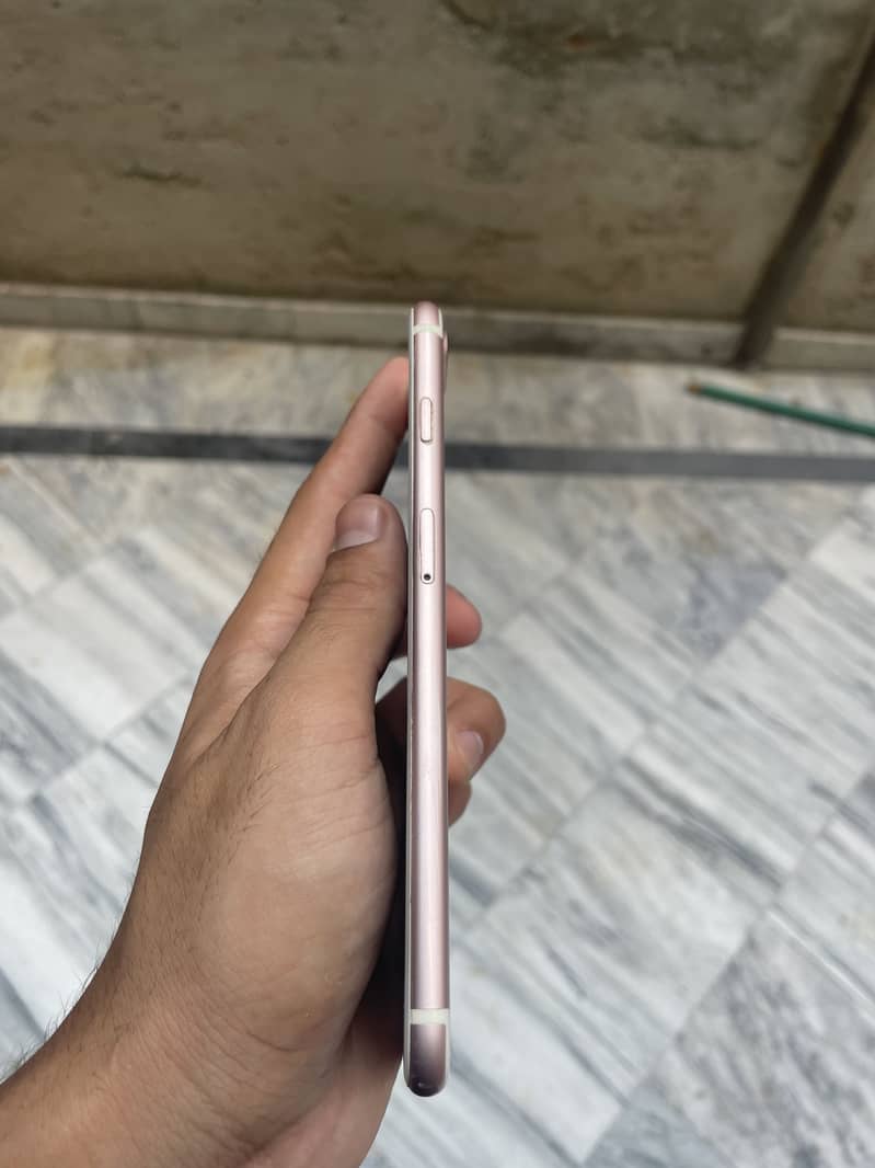 Apple iPhone 7 Plus 3
