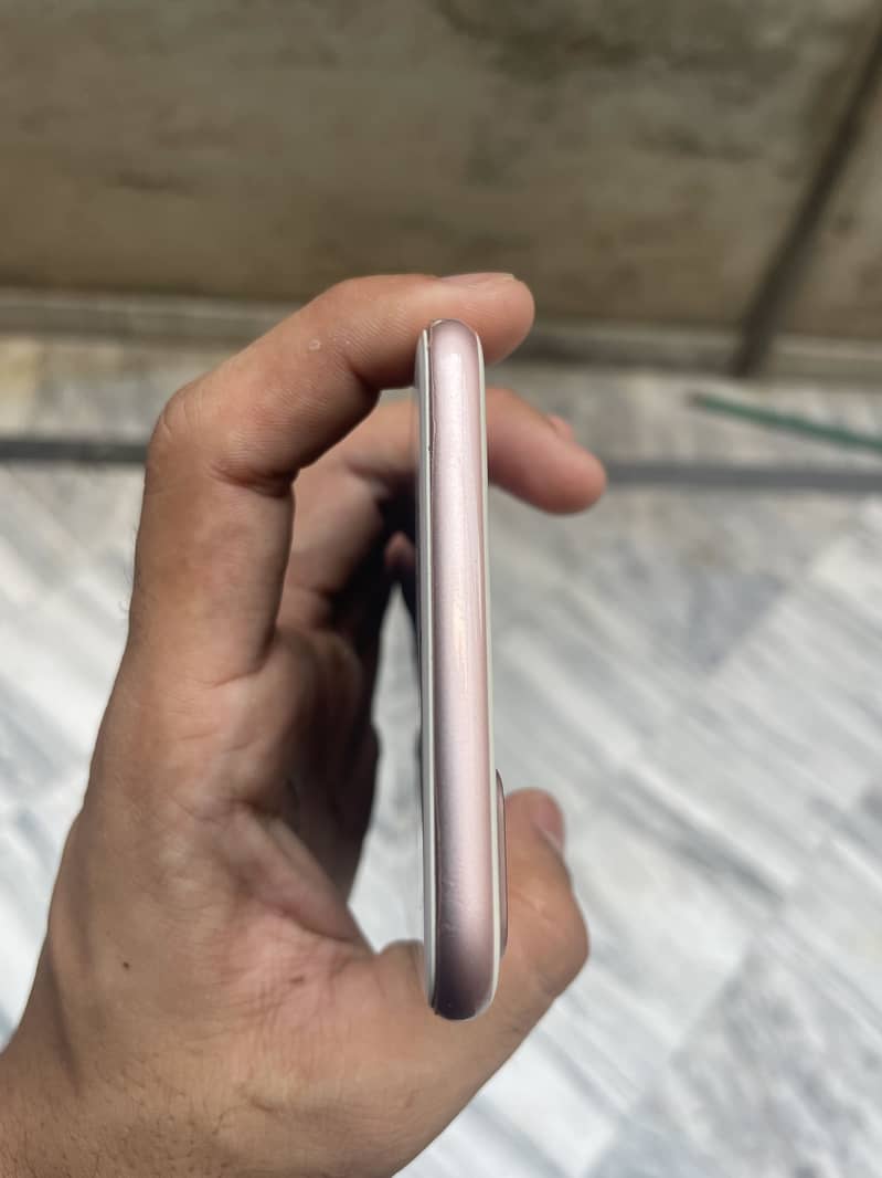 Apple iPhone 7 Plus 5