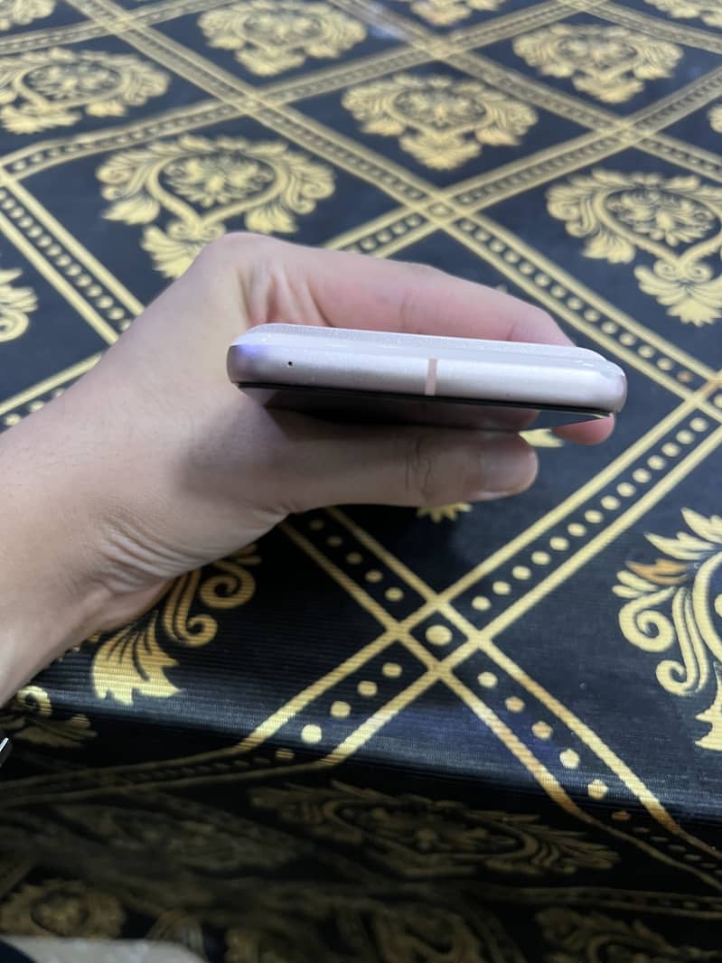 Google Pixel 8 5