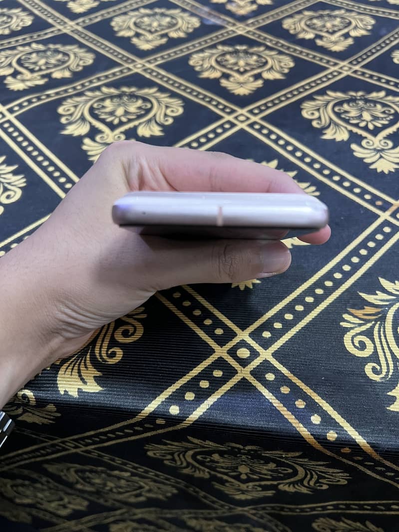 Google Pixel 8 6