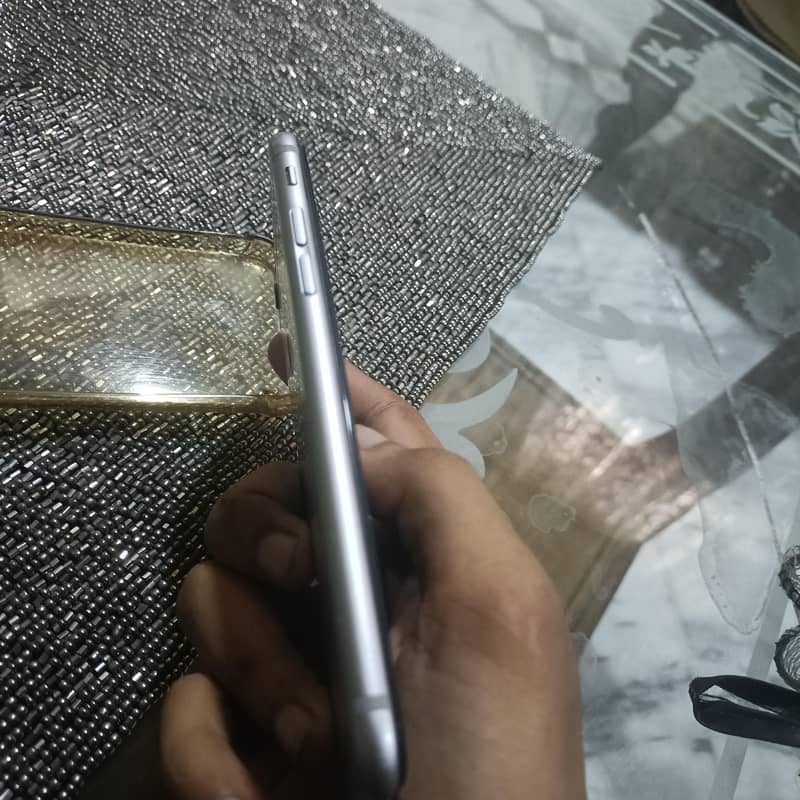 Apple iPhone 6 2