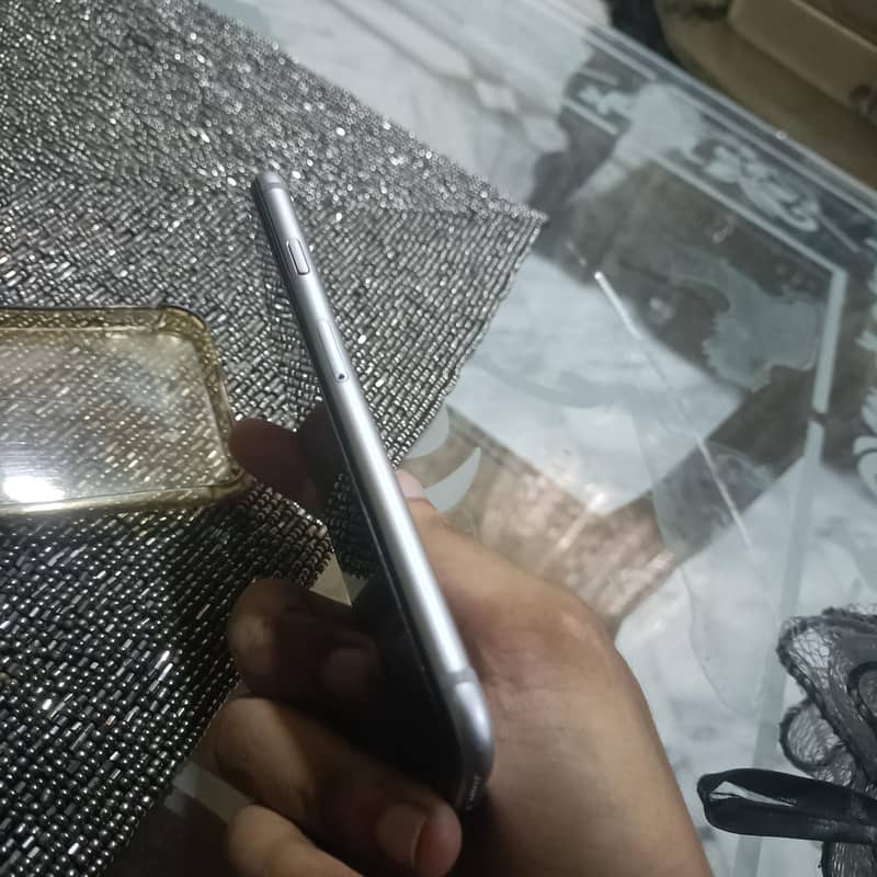 Apple iPhone 6 3