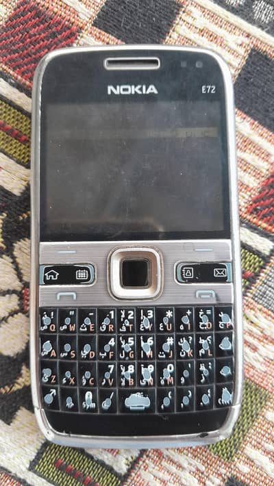 Nokia E72