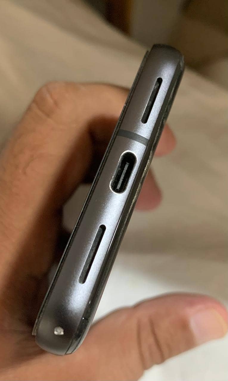 Google Pixel 8 4
