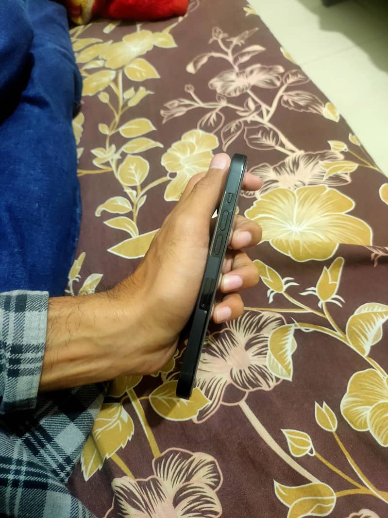 Apple iPhone 14 Pro 2