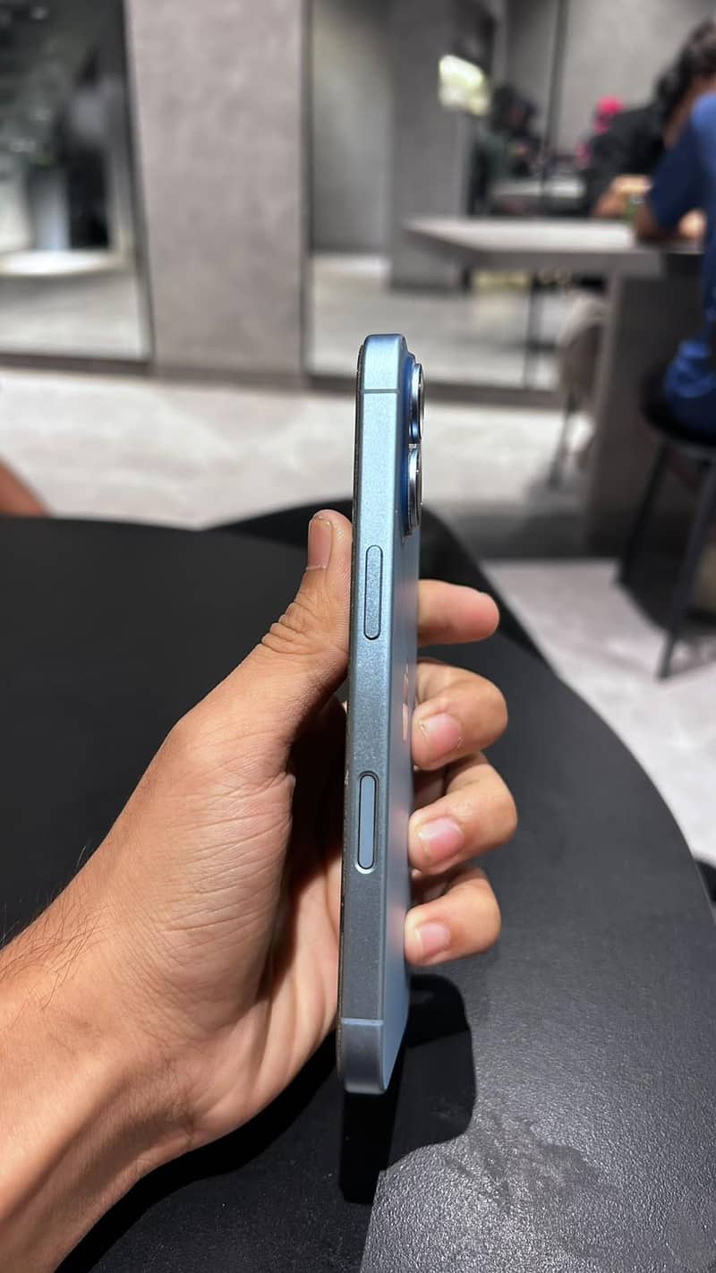 Apple iPhone 17 5