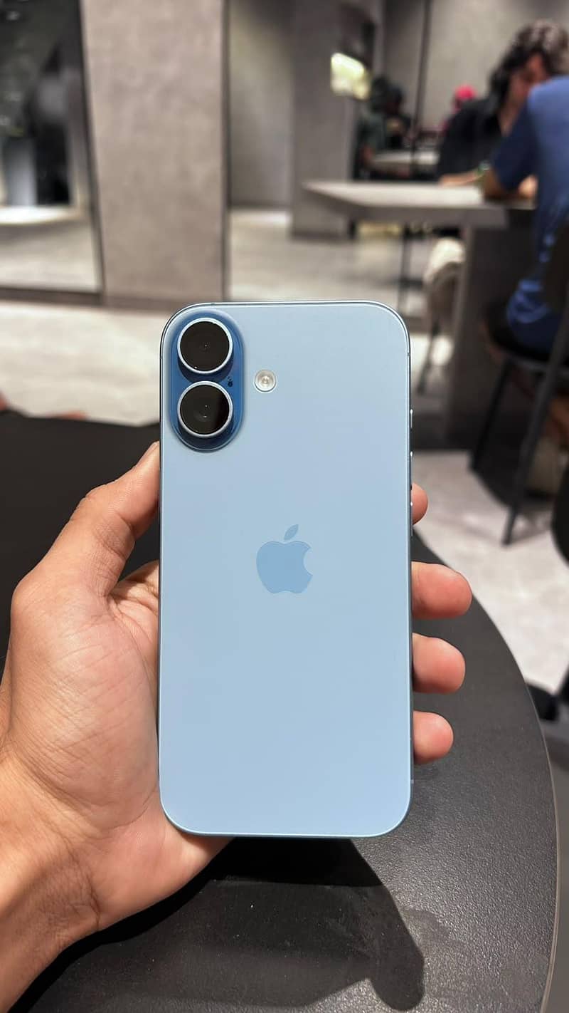 Apple iPhone 17 6
