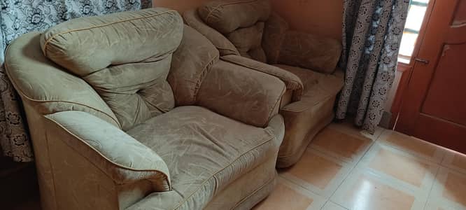 5 seatar soffa set  normal condition for sell.