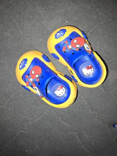 Sound making footwear