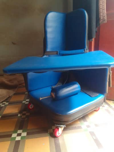 corner chair new he