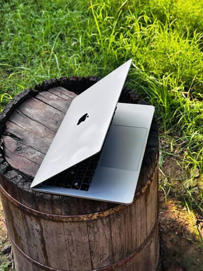 MacBook Pro 2016 | Silver | 8GB RAM | 256GB SSD | Excellent Condition
