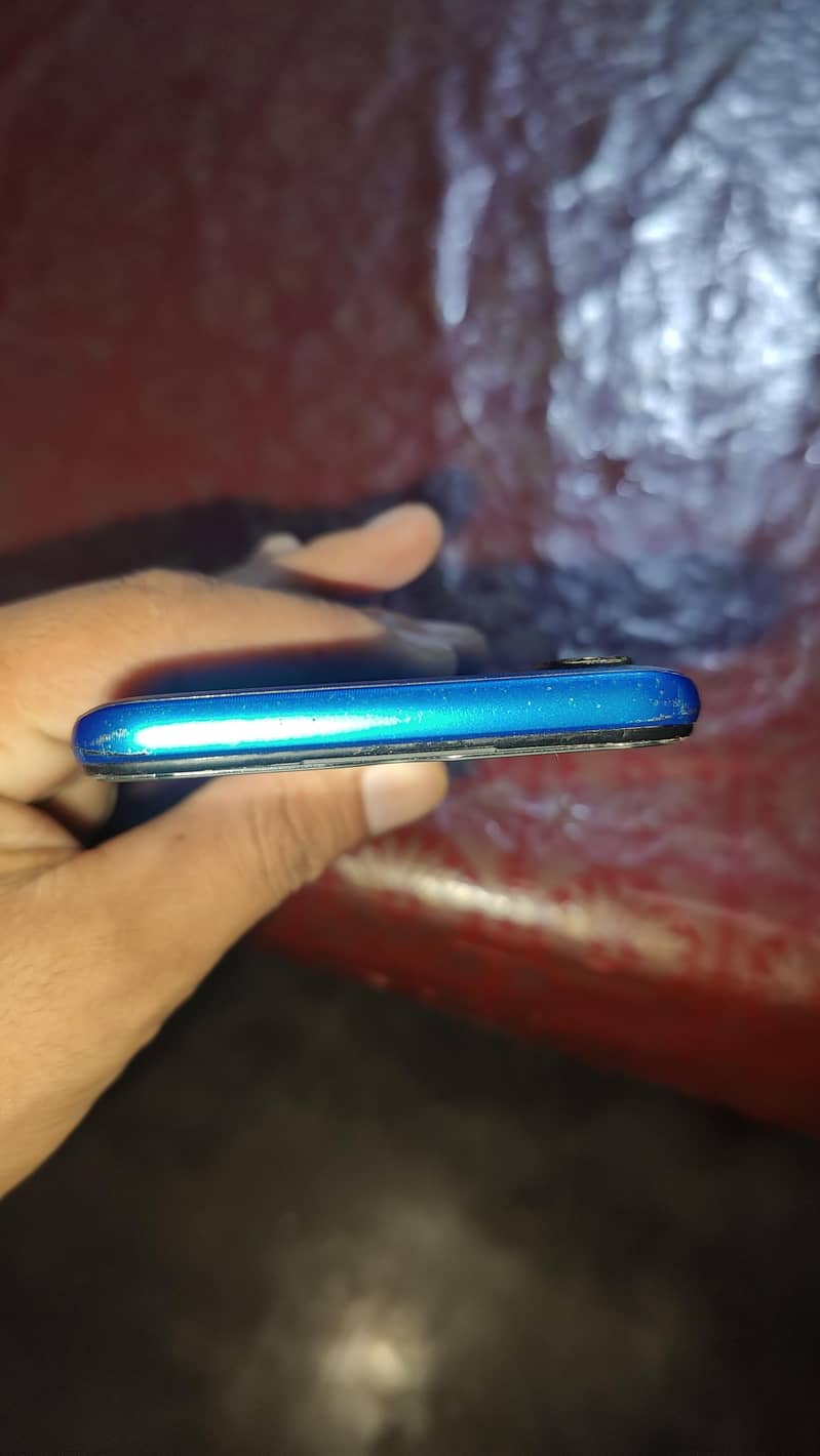 Realme C3 4