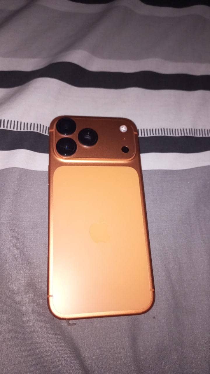 Apple iPhone 17 Pro Max 1