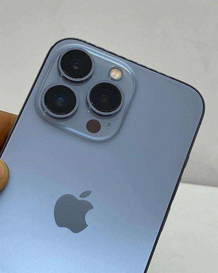 Apple iPhone 13 Pro Max 4