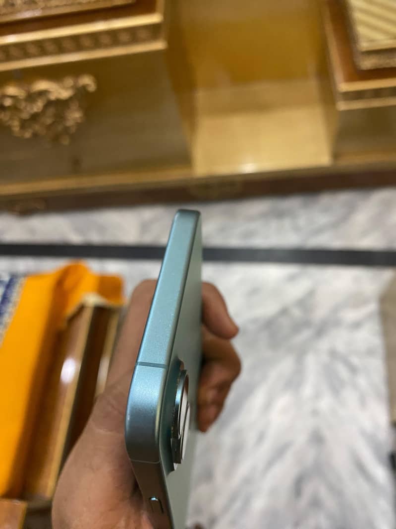 Apple iPhone 16 Plus 4