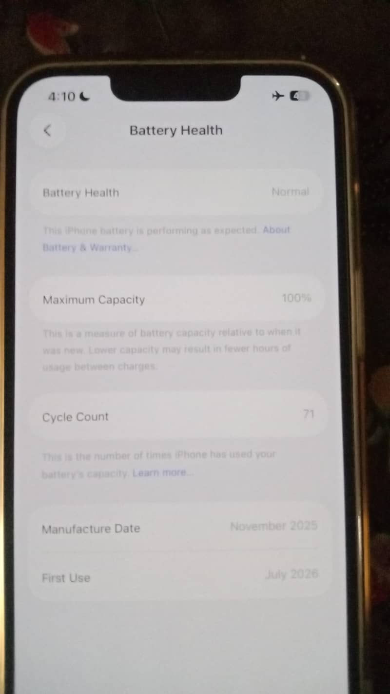 Apple iPhone 16e 0