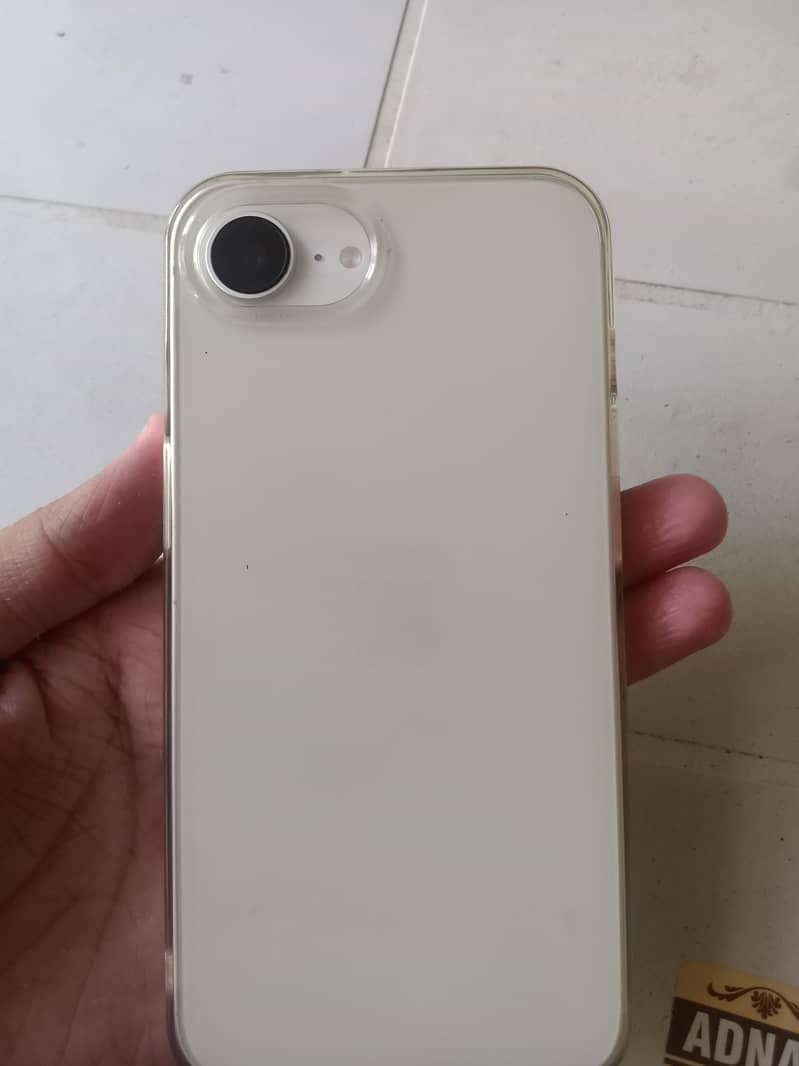 Apple iPhone 16e 2