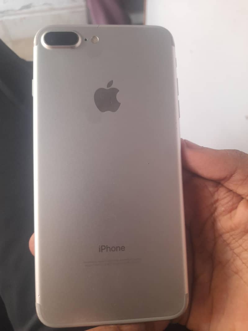 Apple iPhone 7 Plus 1