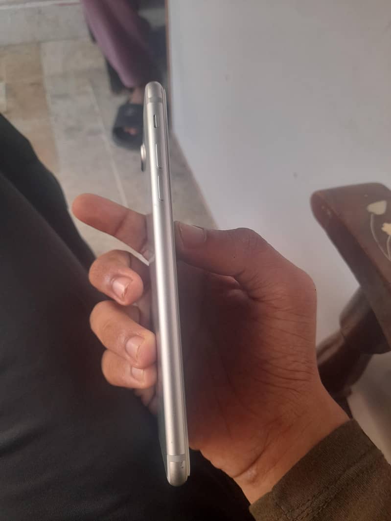 Apple iPhone 7 Plus 2