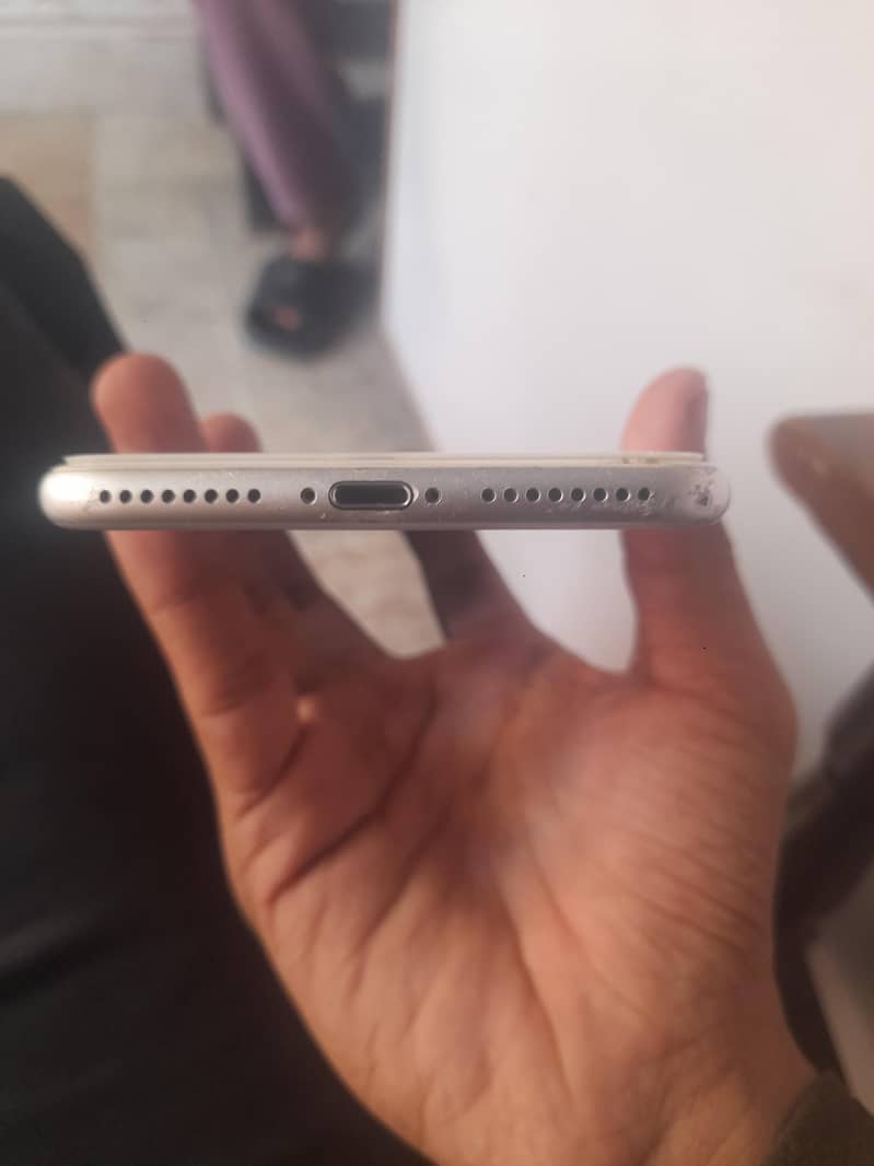 Apple iPhone 7 Plus 3