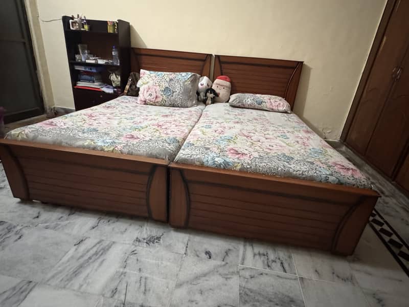 2 single beds 4
