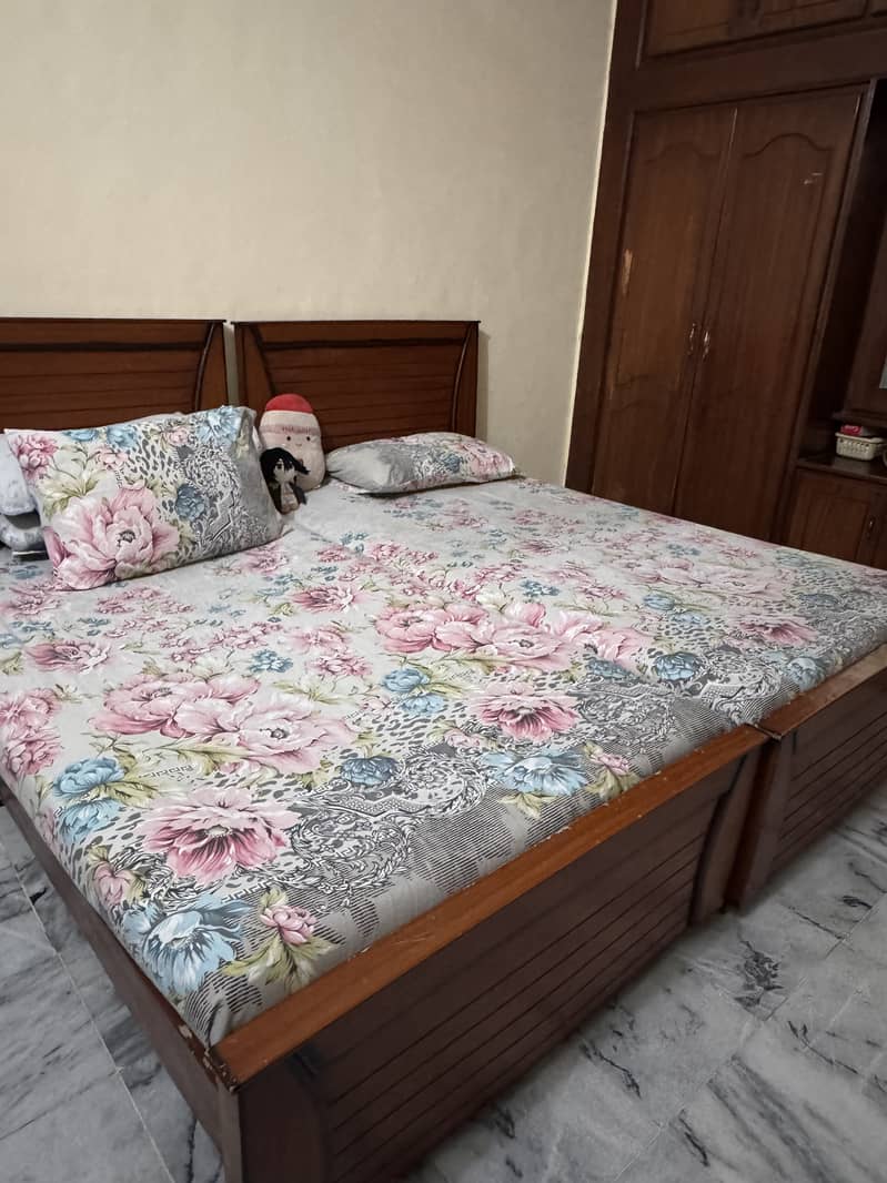 2 single beds 5