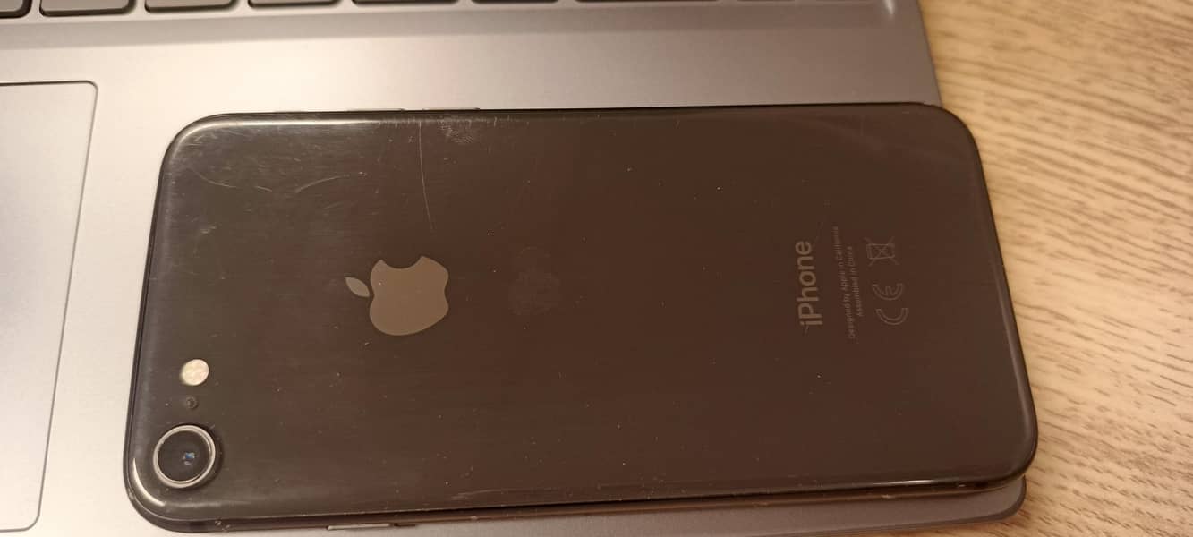 Apple iPhone 8 1