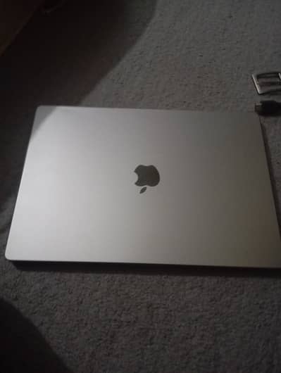 MacBook M1 pro 16" 32gb 513gb 10 core CPU /16 core GPU for sale