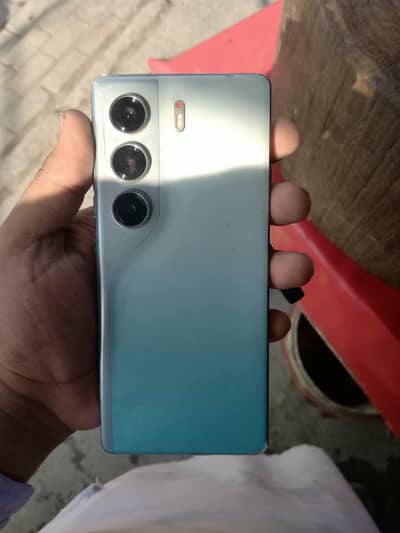 Tecno CAMON 40