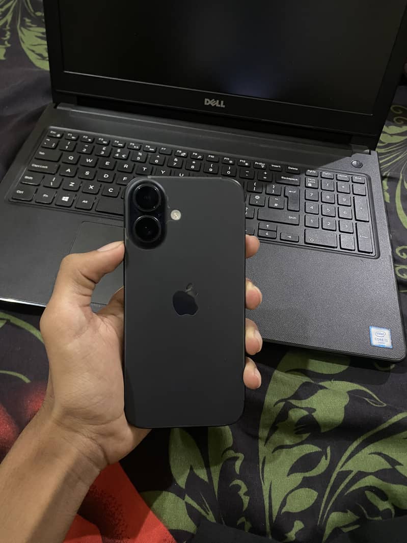 Apple iPhone 16 0