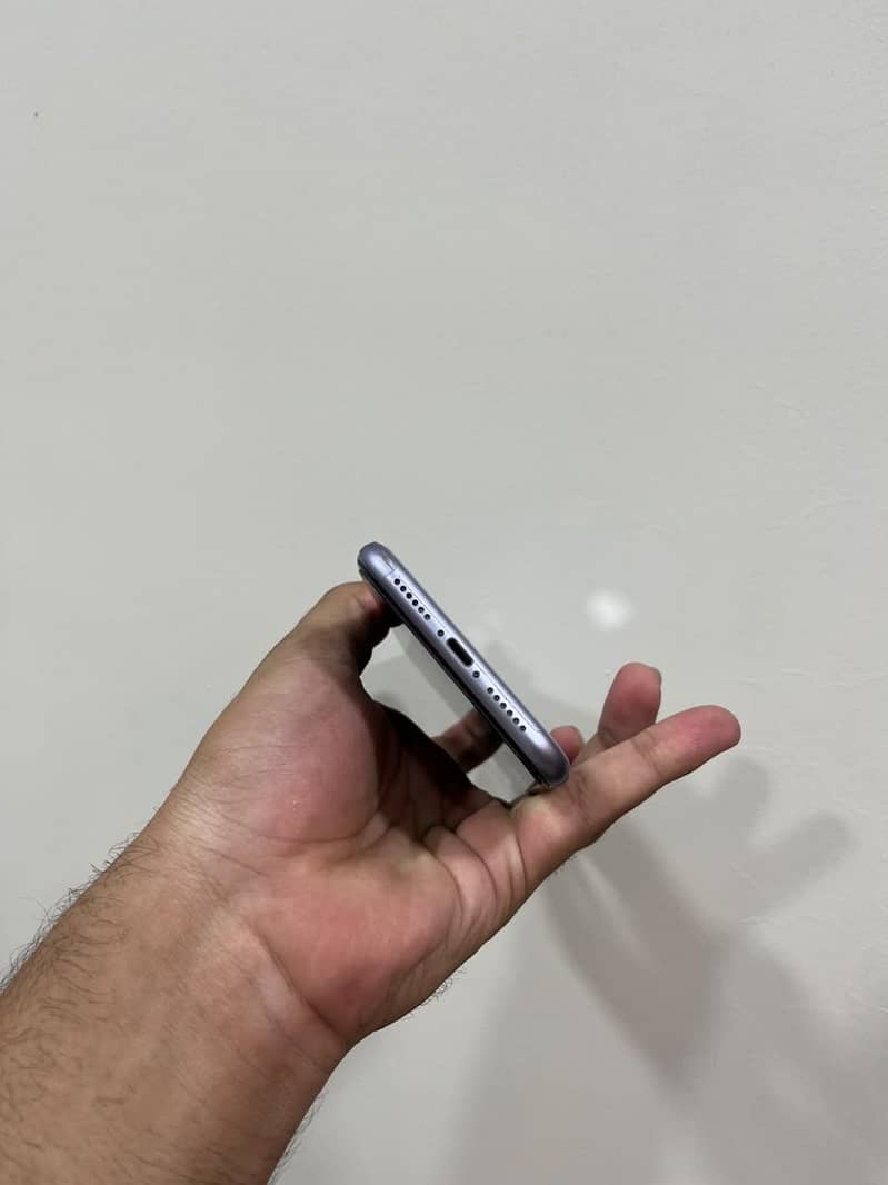 Apple iPhone 11 3
