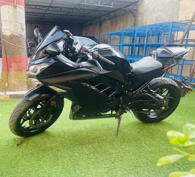 KAWASAKI NINJA ZX-10R ( 25 Model )(BRAND NEW CONDITION )( REPLICA )
