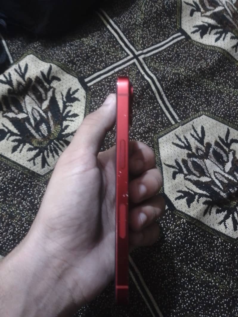 Apple iPhone 13 4