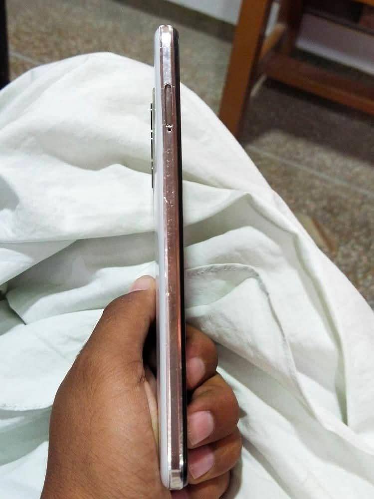 Tecno Camon 18p 4