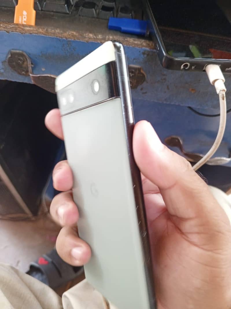 Google Pixel 6a 1
